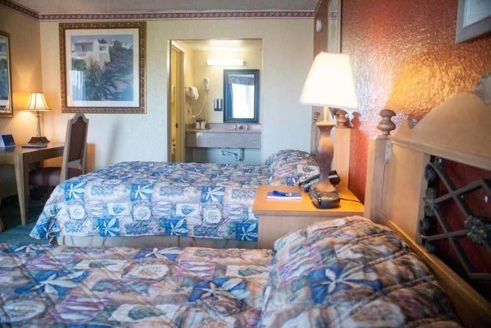 Polynesian Inn Saint Cloud Exteriör bild